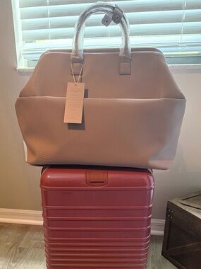 BEIS wicked  Weekender Bag with Top Handles and rolling carryon pink